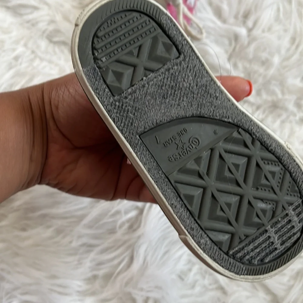 Pink toddler converse